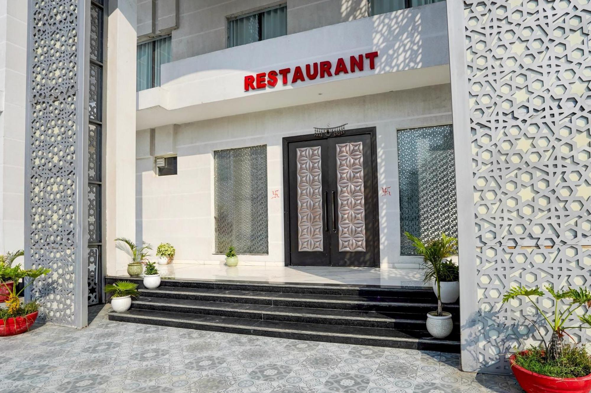 Collection O The God'S Palace Resort Meerut Luaran gambar